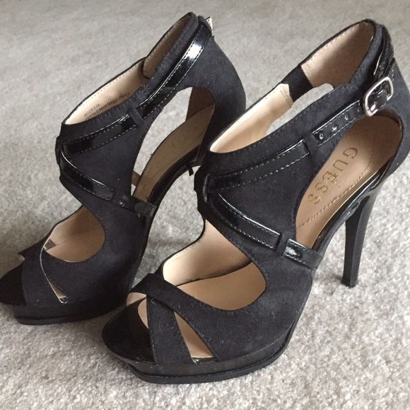 Guess cutout pumps - Picture 2 of 5